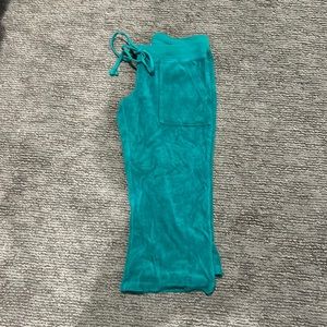 Juicy Couture. Aqua Long Board Shorts/Cropped Pants. P(XS)